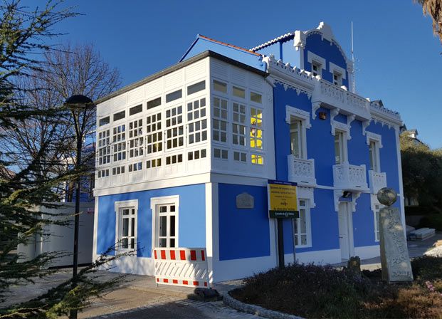Pinturas Iglesias casa azul