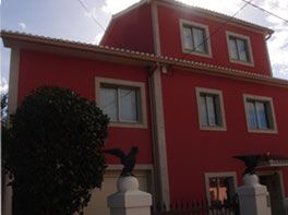 Pinturas Iglesias casa roja